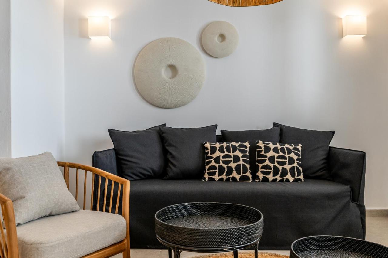 Arotron Santorini Bed & Breakfast Pyrgos Kallistis ภายนอก รูปภาพ