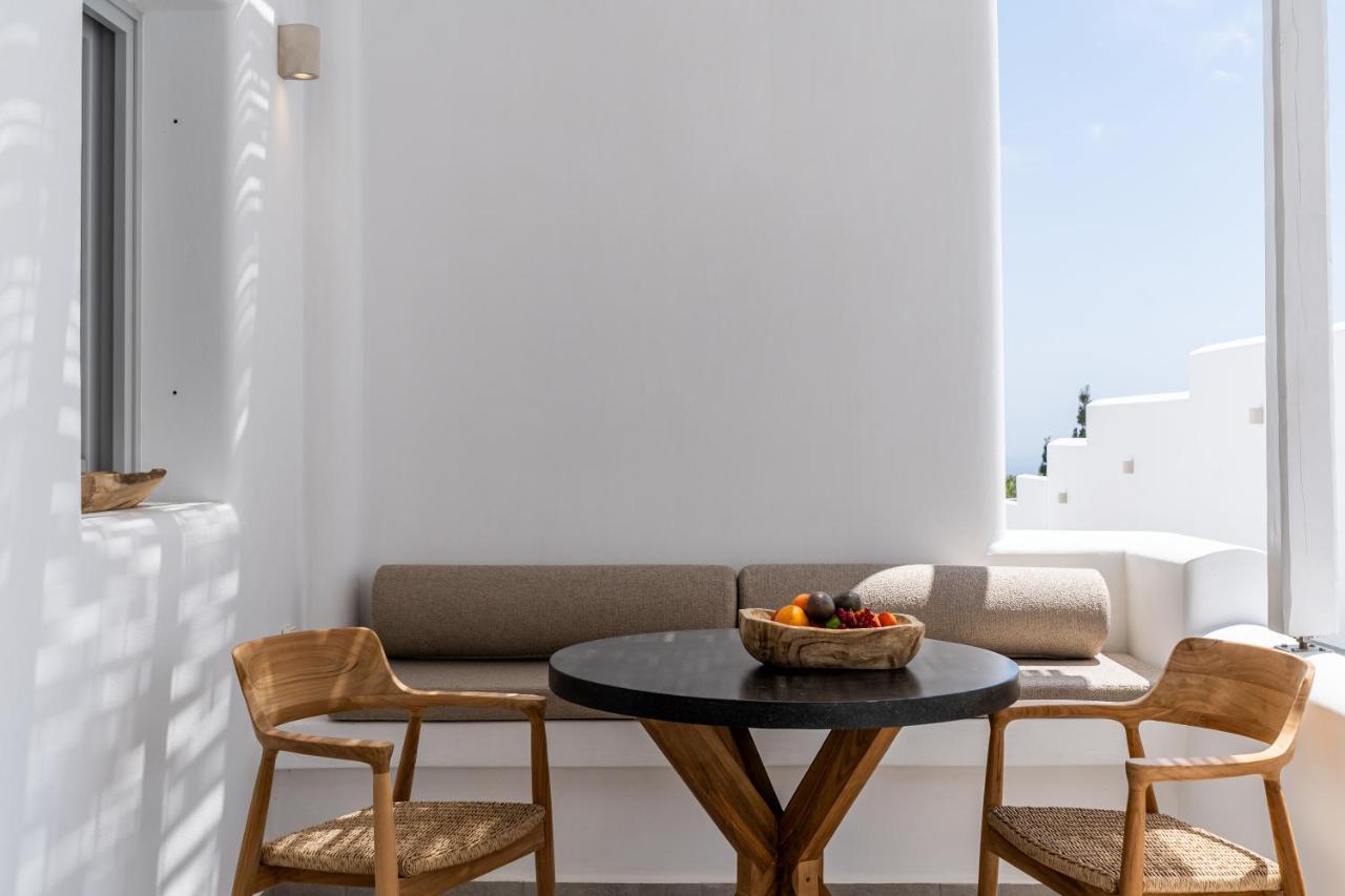 Arotron Santorini Bed & Breakfast Pyrgos Kallistis ภายนอก รูปภาพ